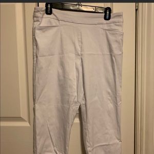 Time and Tru white capris